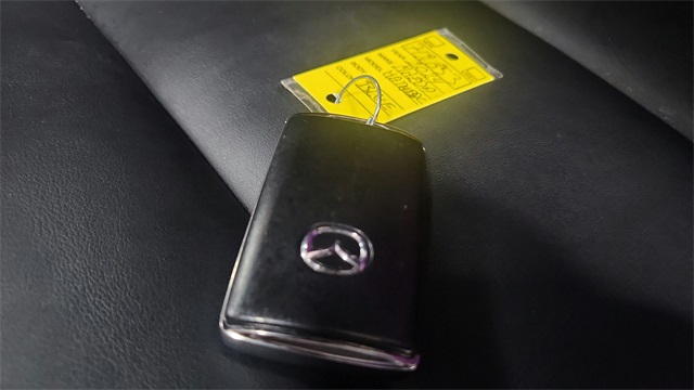 Vehicle image 16 of 27