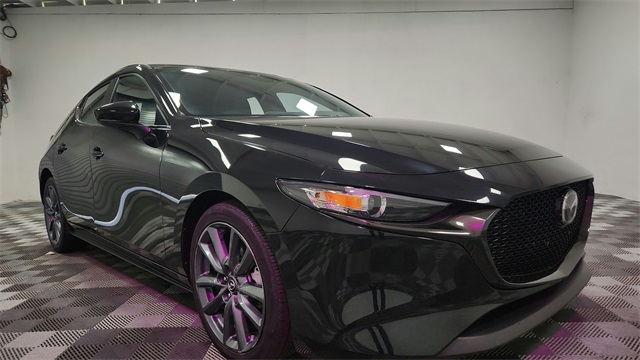 Vehicle image 4 of 27