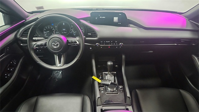 Vehicle image 20 of 27