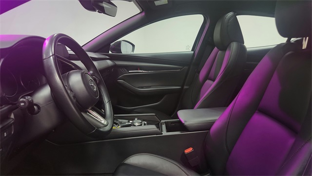Vehicle image 18 of 27