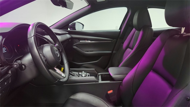 Vehicle image 11 of 27