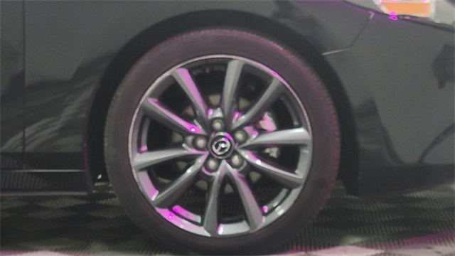 Vehicle image 25 of 27