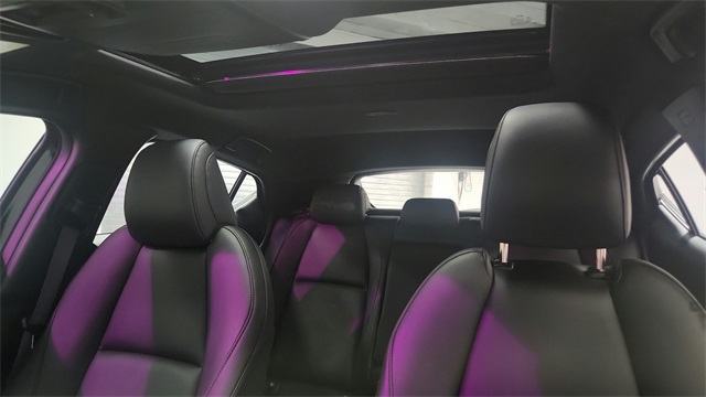 Vehicle image 17 of 27