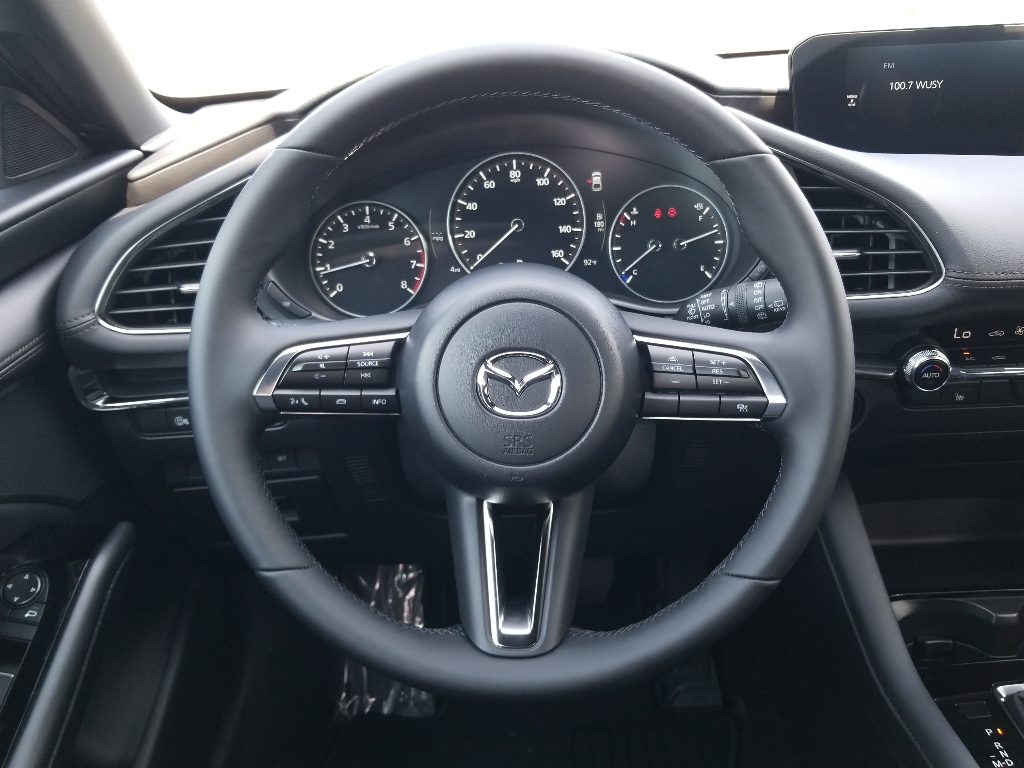 Vehicle image 10 of 15