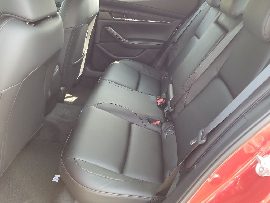 Vehicle image 9 of 15