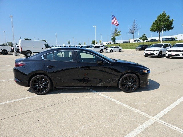 Vehicle image 4 of 33