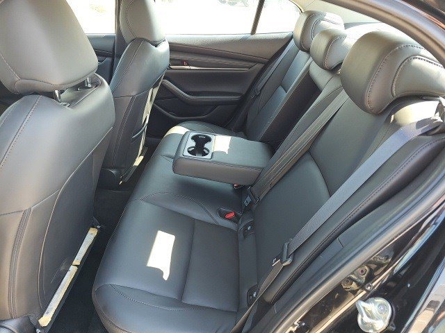Vehicle image 16 of 33