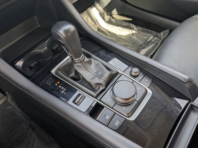 Vehicle image 24 of 33