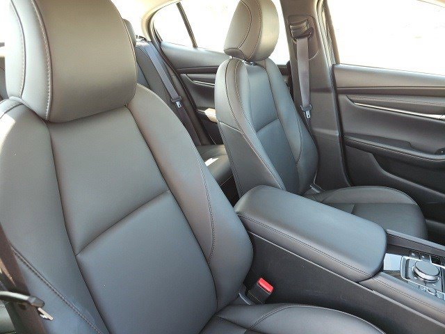 Vehicle image 13 of 33