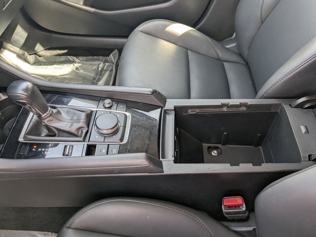 Vehicle image 30 of 33