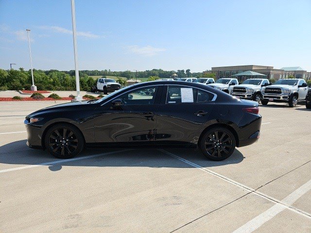Vehicle image 8 of 33