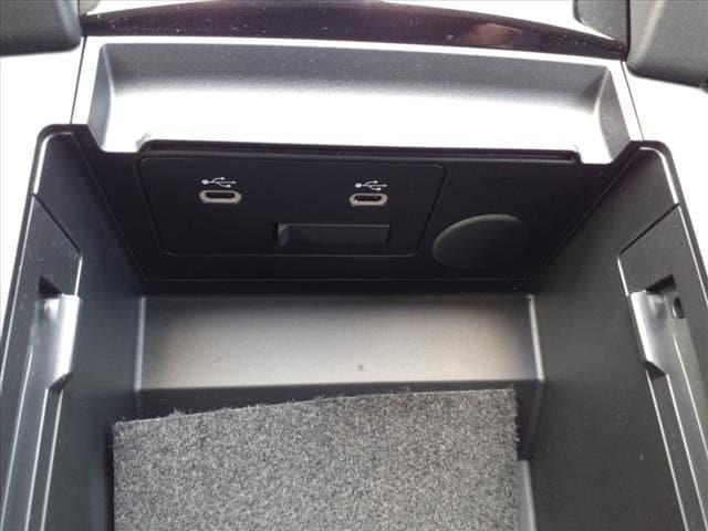 Vehicle image 10 of 15