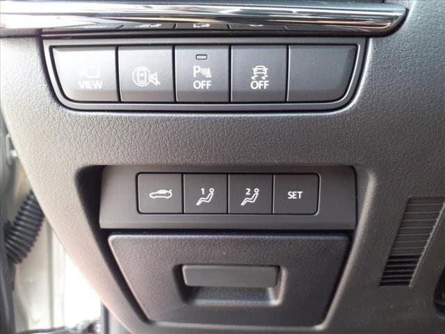 Vehicle image 7 of 15