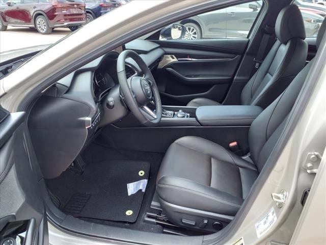 Vehicle image 11 of 15