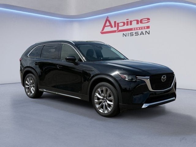Vehicle image 4 of 32