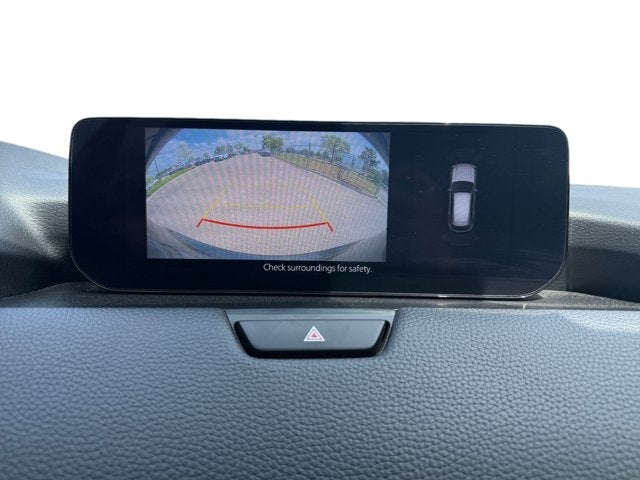 Vehicle image 21 of 32
