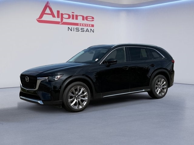 Vehicle image 2 of 32