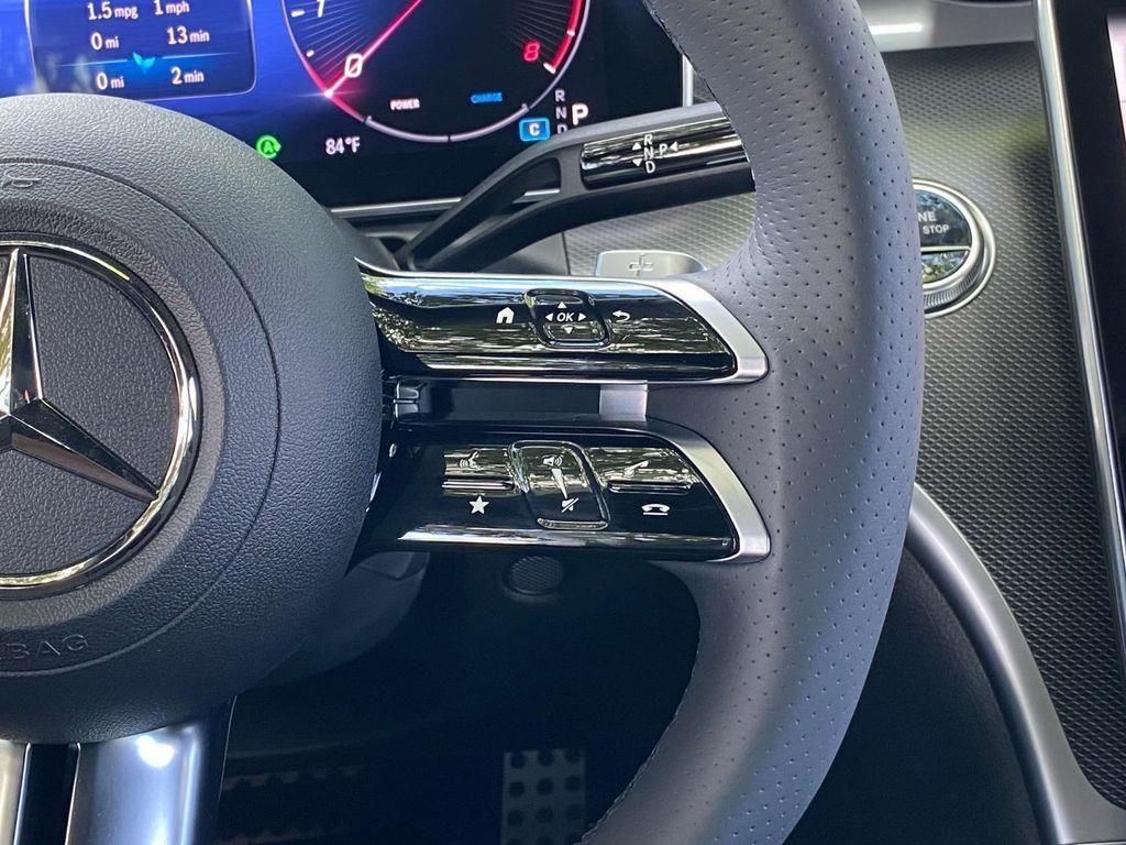 Vehicle image 21 of 30