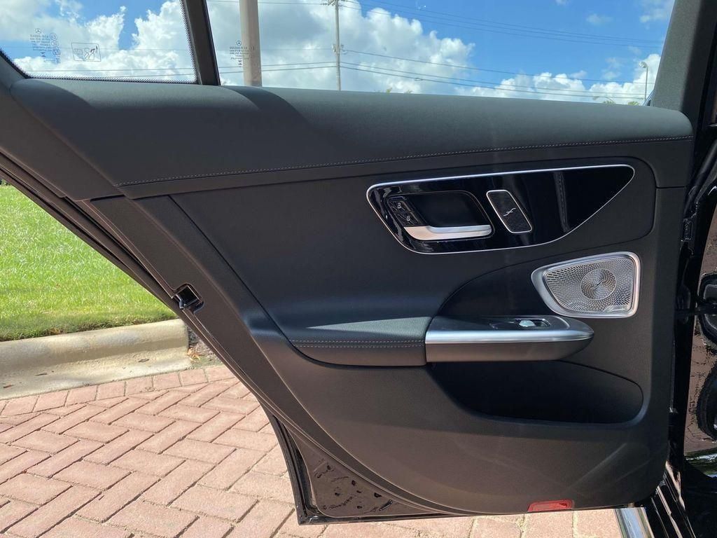 Vehicle image 10 of 30