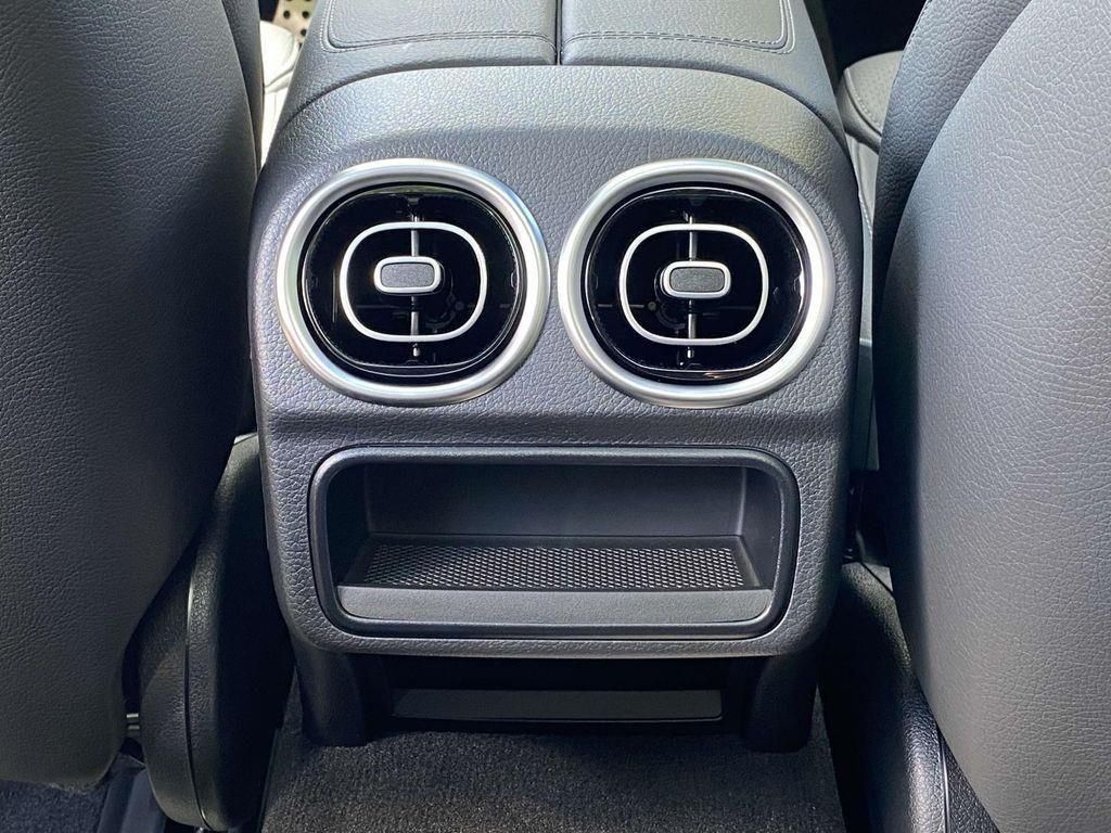 Vehicle image 14 of 30