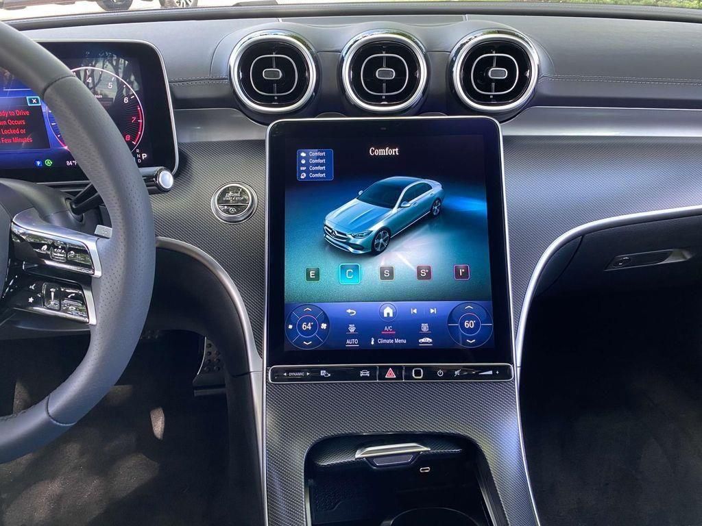 Vehicle image 28 of 30