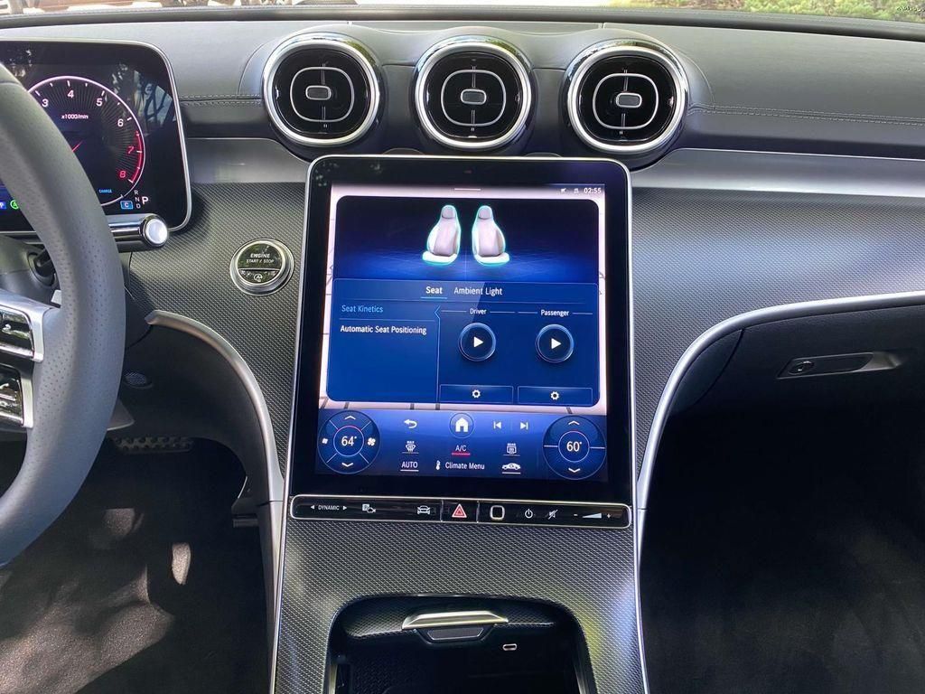 Vehicle image 27 of 30