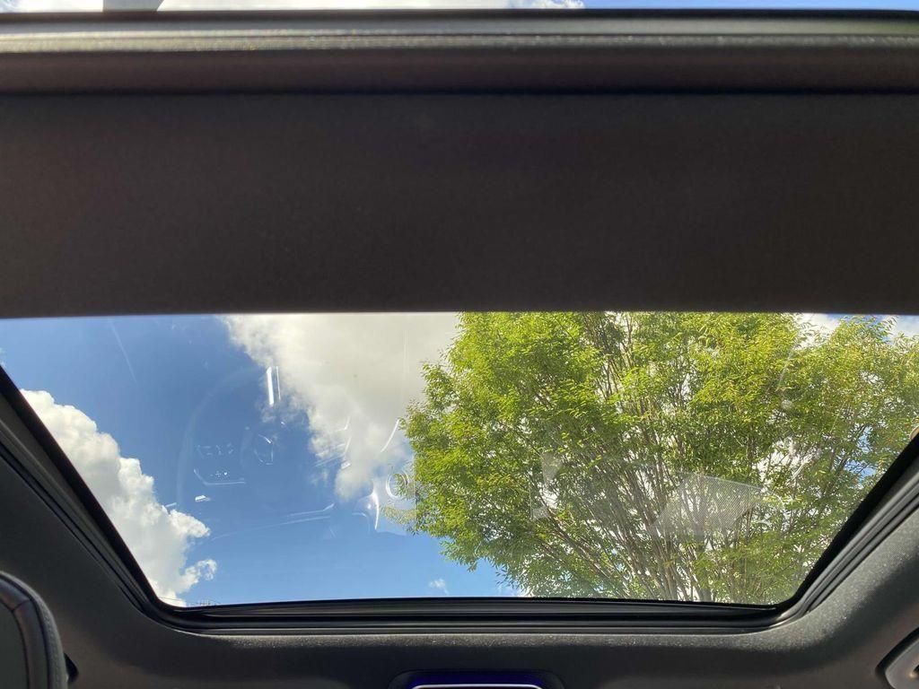 Vehicle image 13 of 30