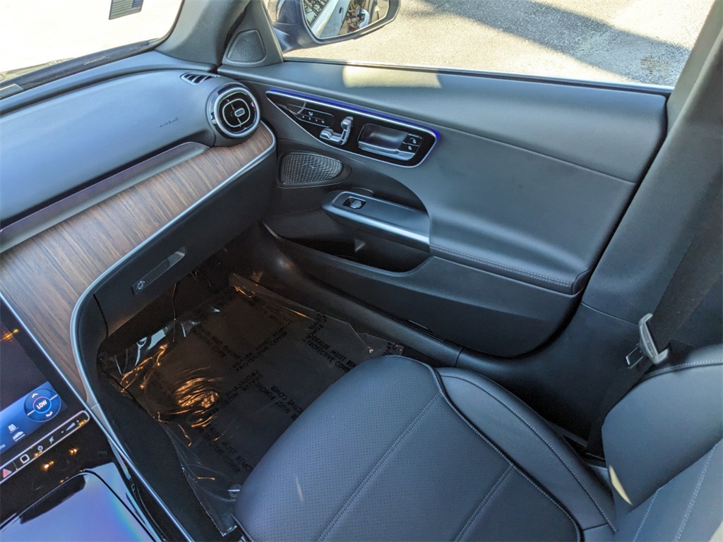 Vehicle image 16 of 35