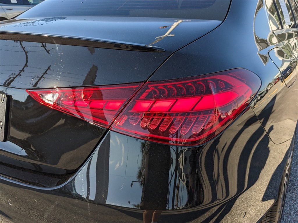 Vehicle image 11 of 35