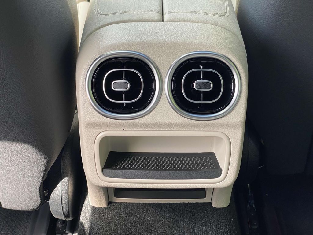 Vehicle image 22 of 37