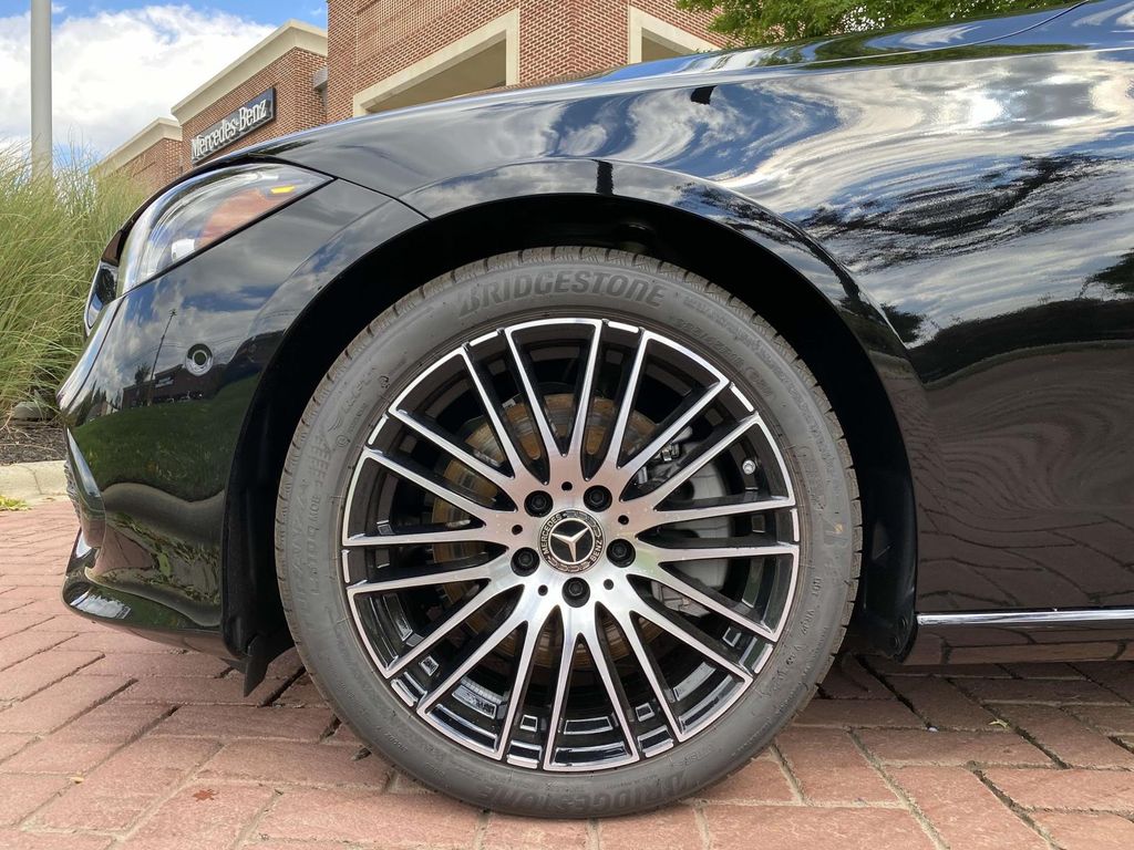 Vehicle image 8 of 37