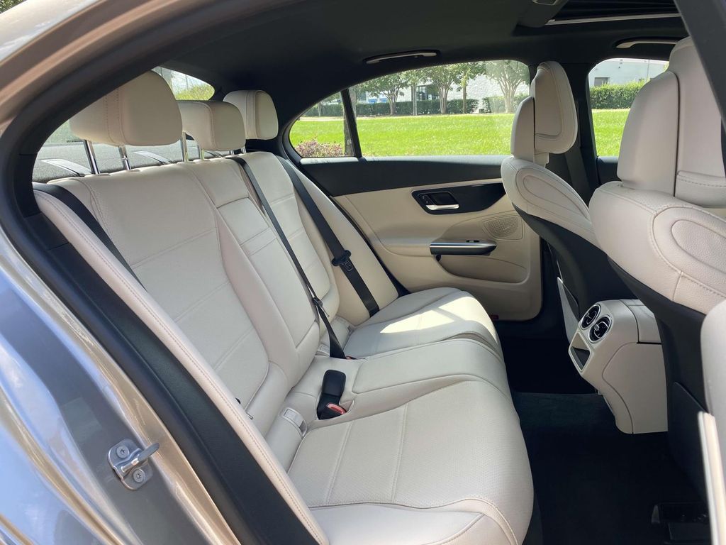 Vehicle image 15 of 37