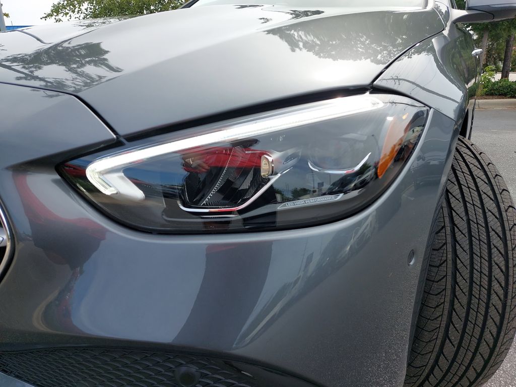 Vehicle image 31 of 36