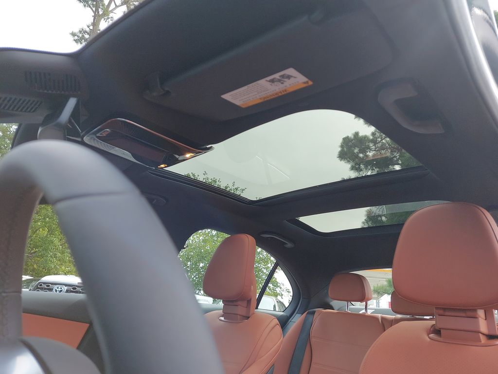 Vehicle image 29 of 36