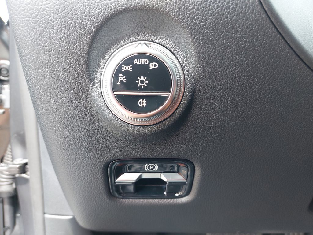 Vehicle image 23 of 36