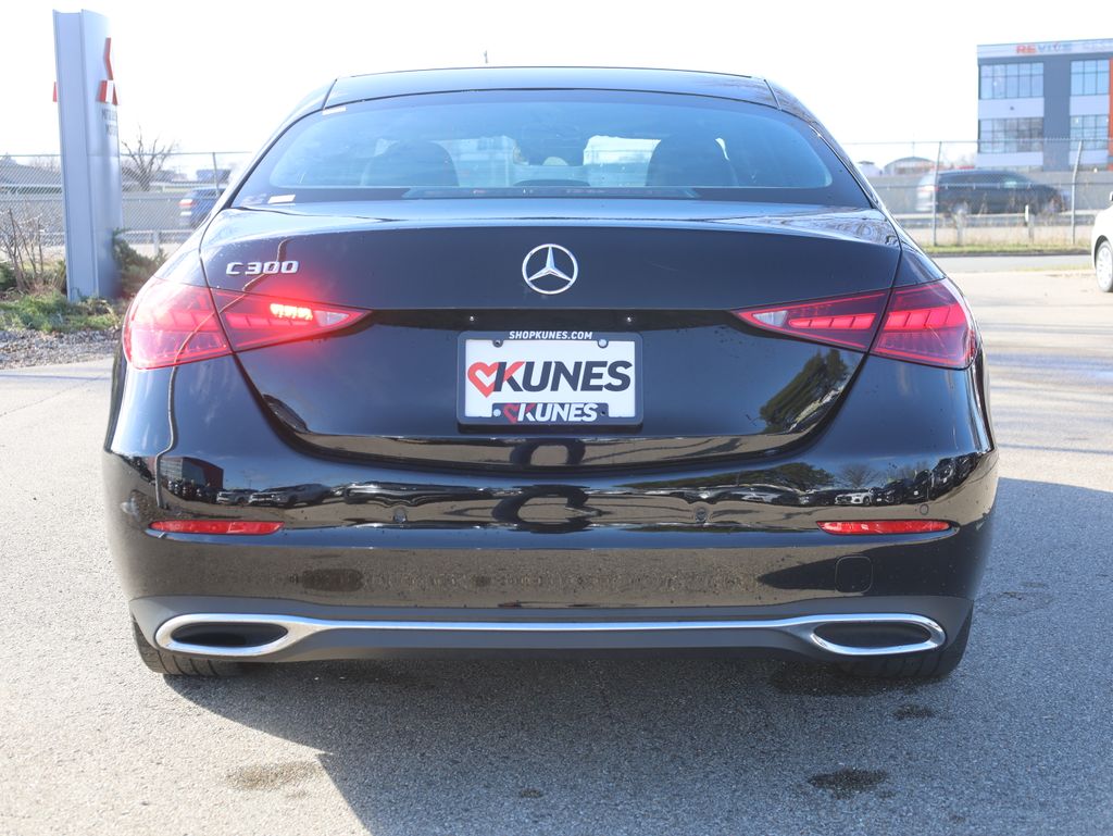 Vehicle image 7 of 54