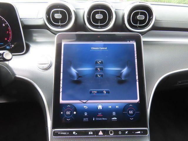 Vehicle image 26 of 29