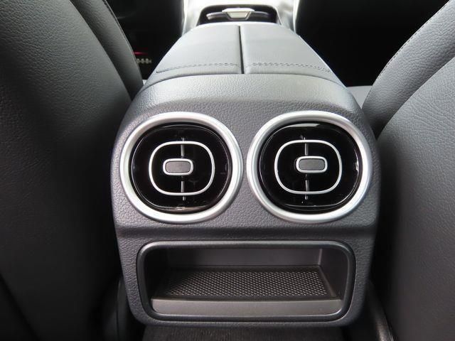 Vehicle image 13 of 29