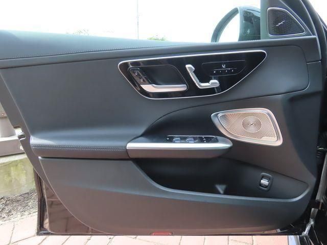 Vehicle image 15 of 29