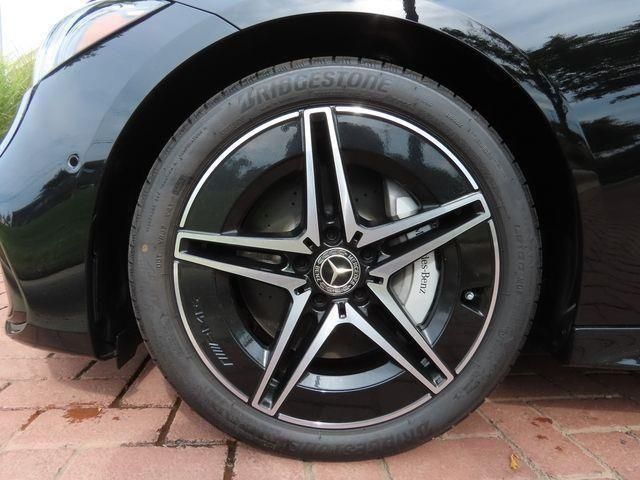 Vehicle image 8 of 29