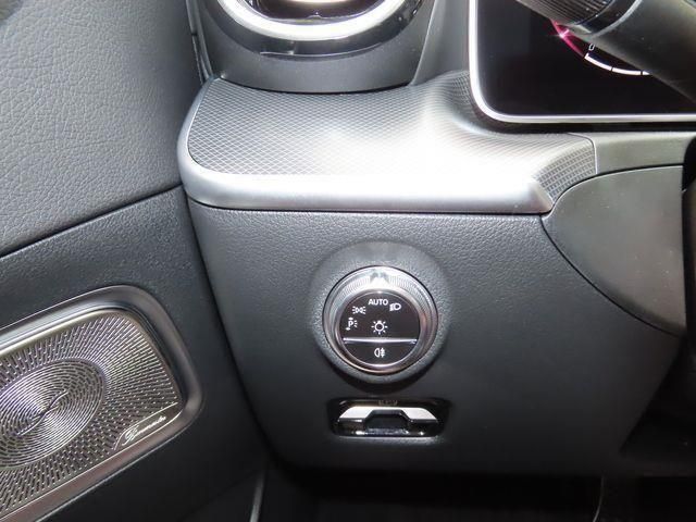 Vehicle image 18 of 29