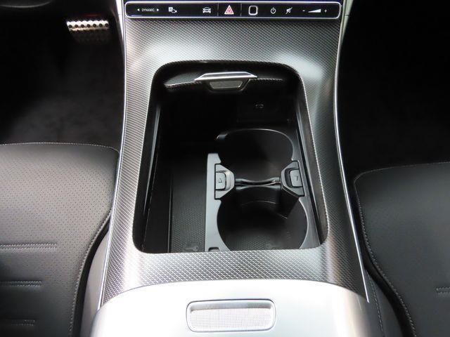 Vehicle image 28 of 29