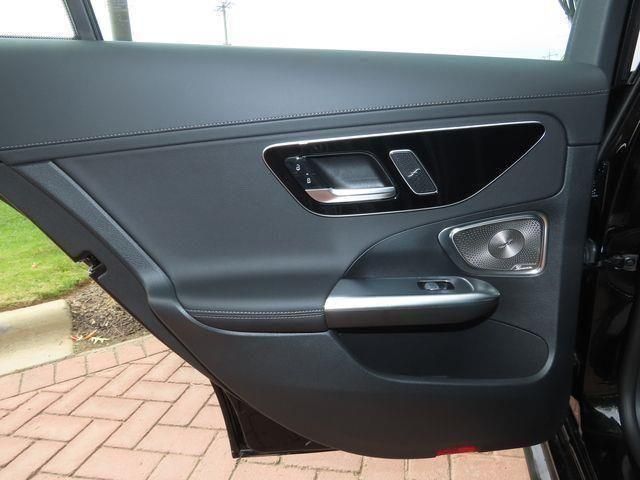 Vehicle image 9 of 29