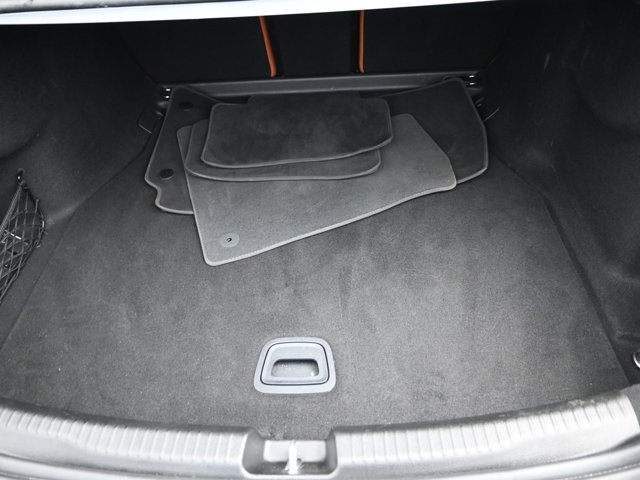 Vehicle image 33 of 41