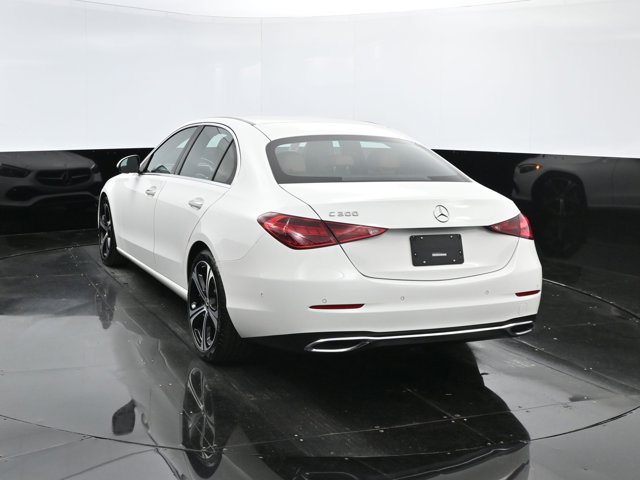Vehicle image 27 of 41