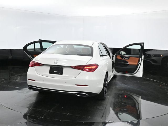 Vehicle image 17 of 41