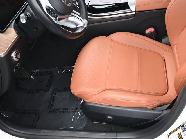Vehicle image 31 of 41