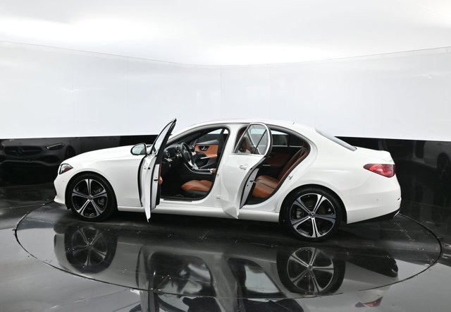 Vehicle image 39 of 41
