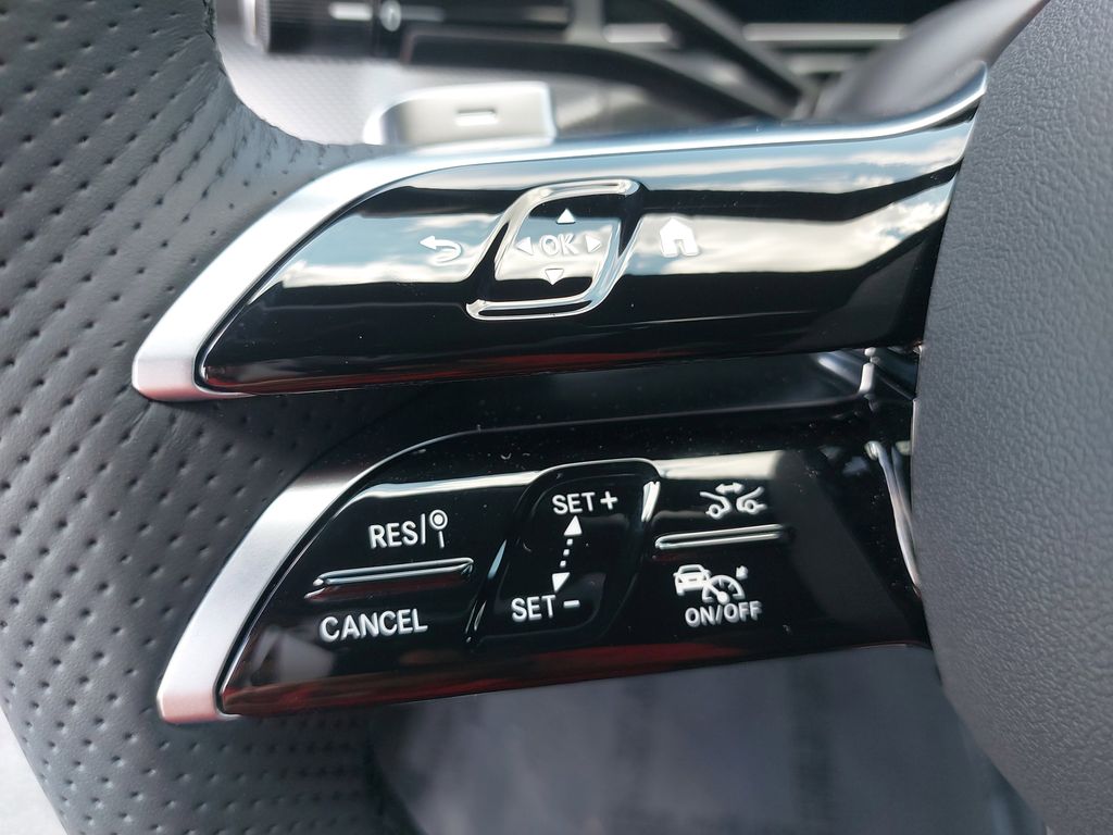 Vehicle image 17 of 34