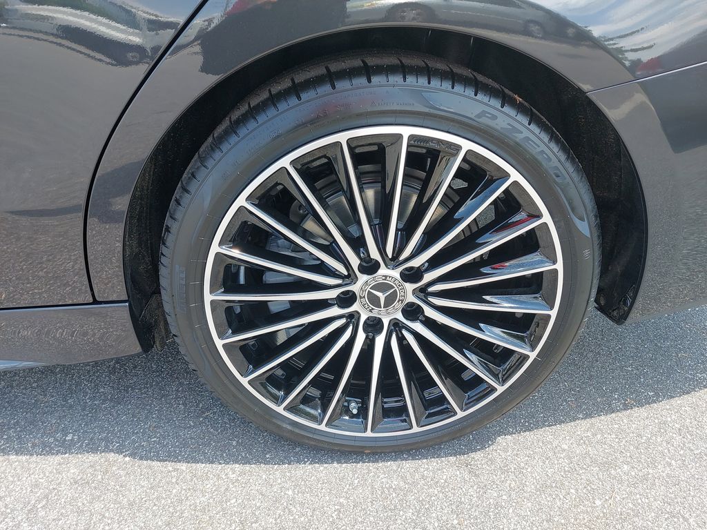 Vehicle image 31 of 34